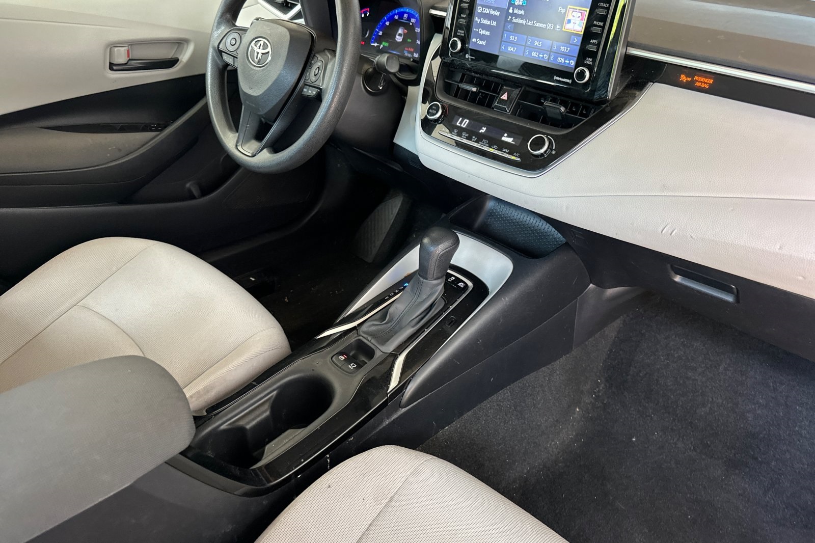 Vehicle image 16 of 33