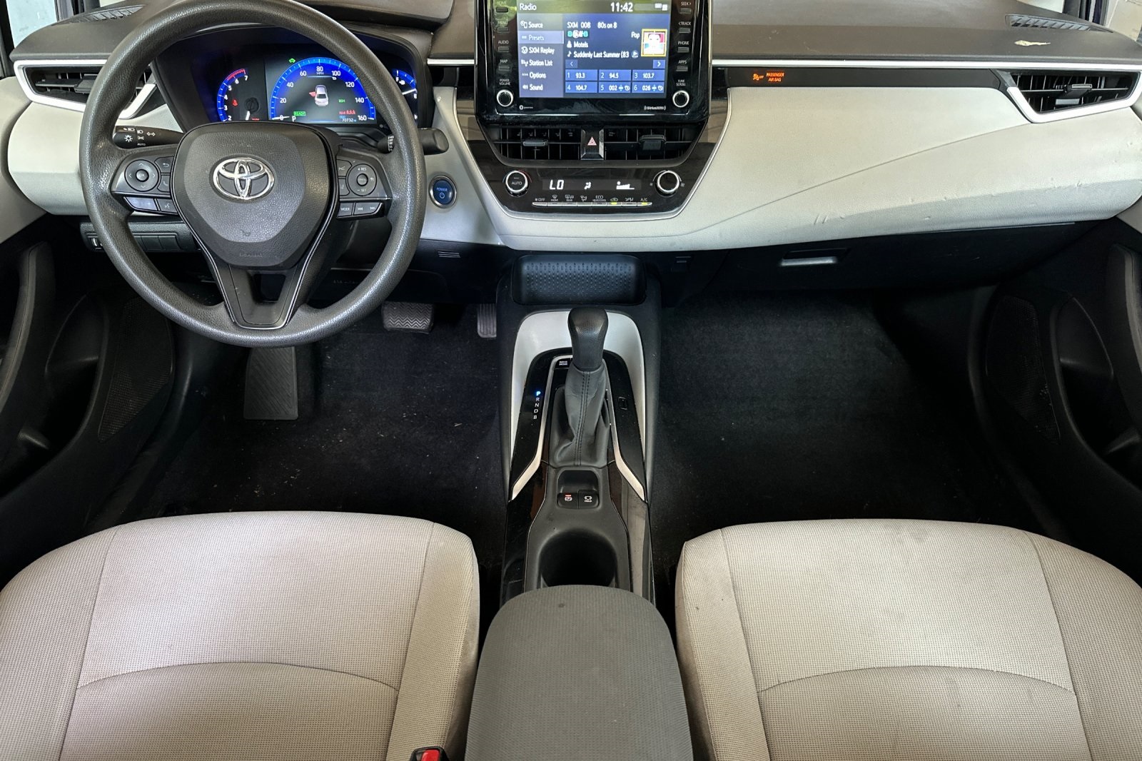 Vehicle image 14 of 33