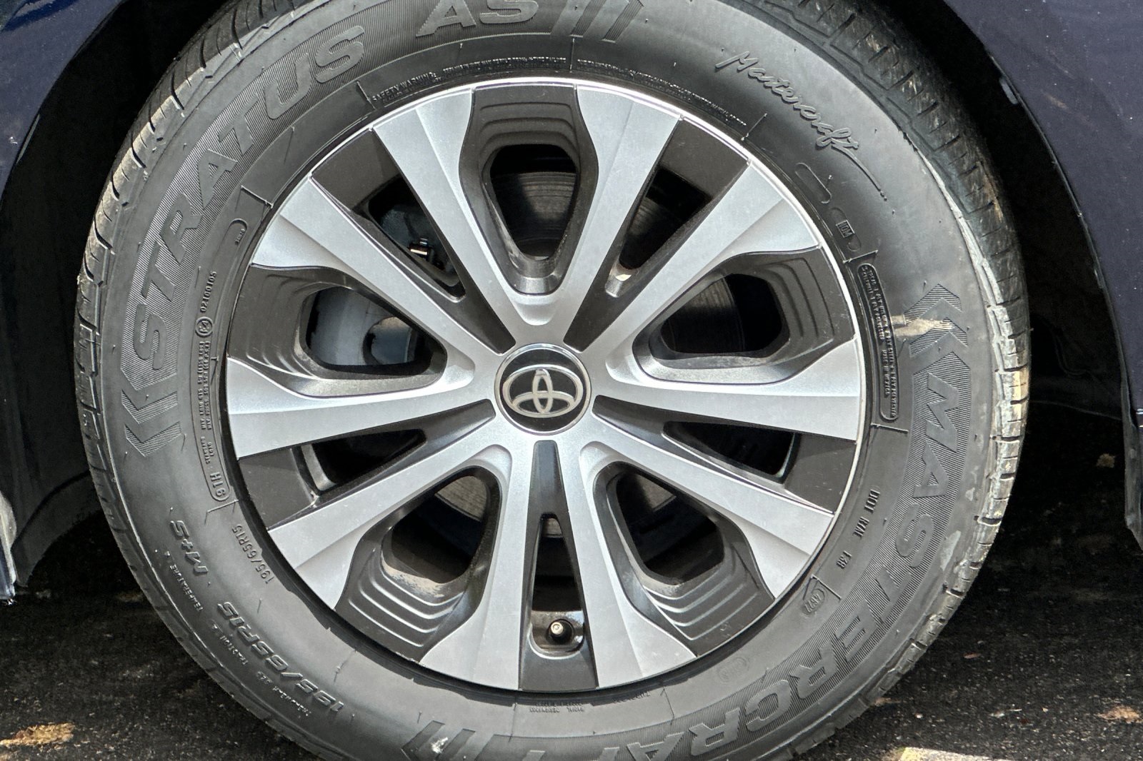 Vehicle image 30 of 33