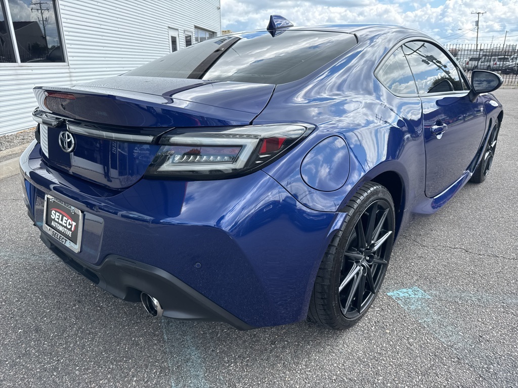 Vehicle image 3 of 20