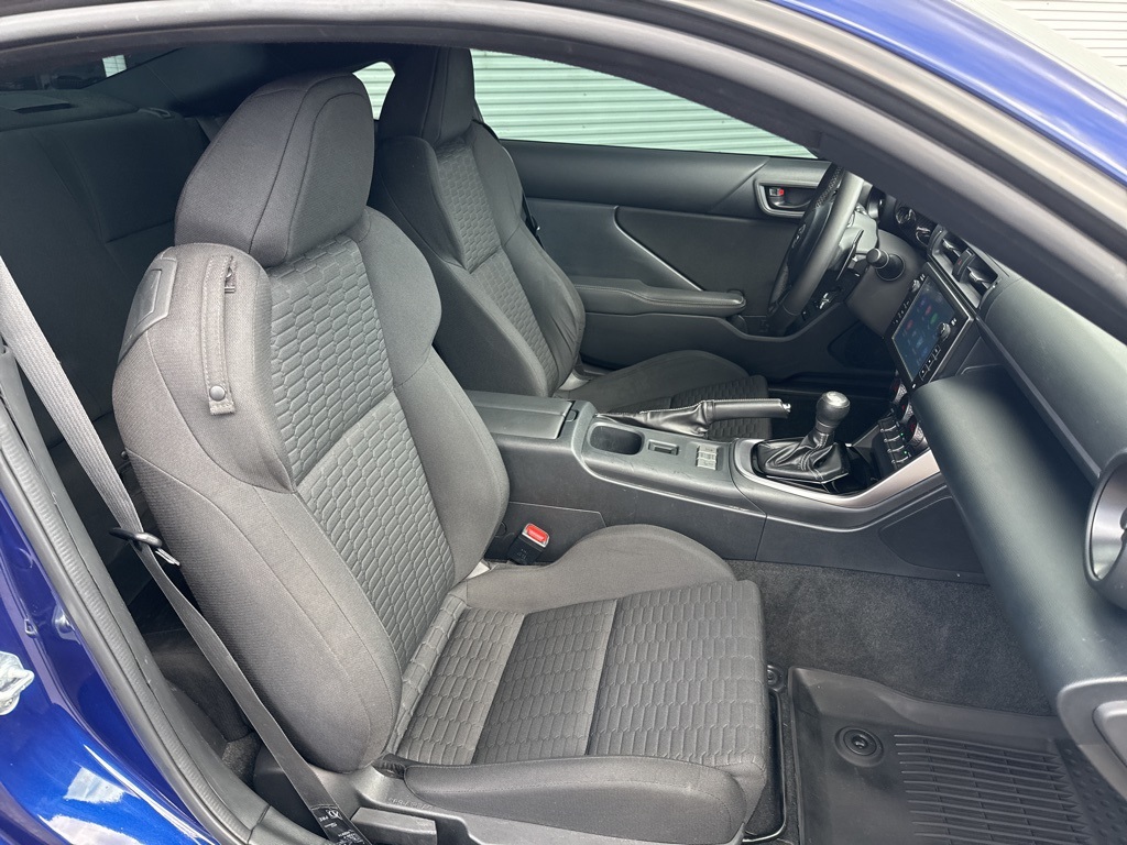 Vehicle image 15 of 20