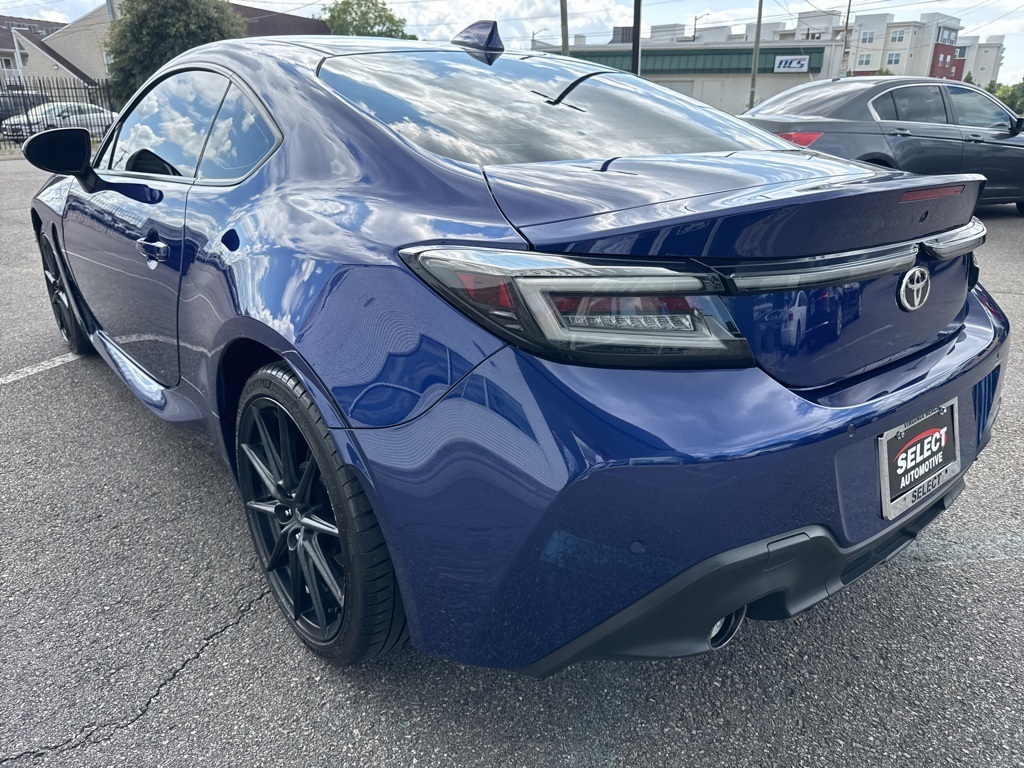 Vehicle image 4 of 20