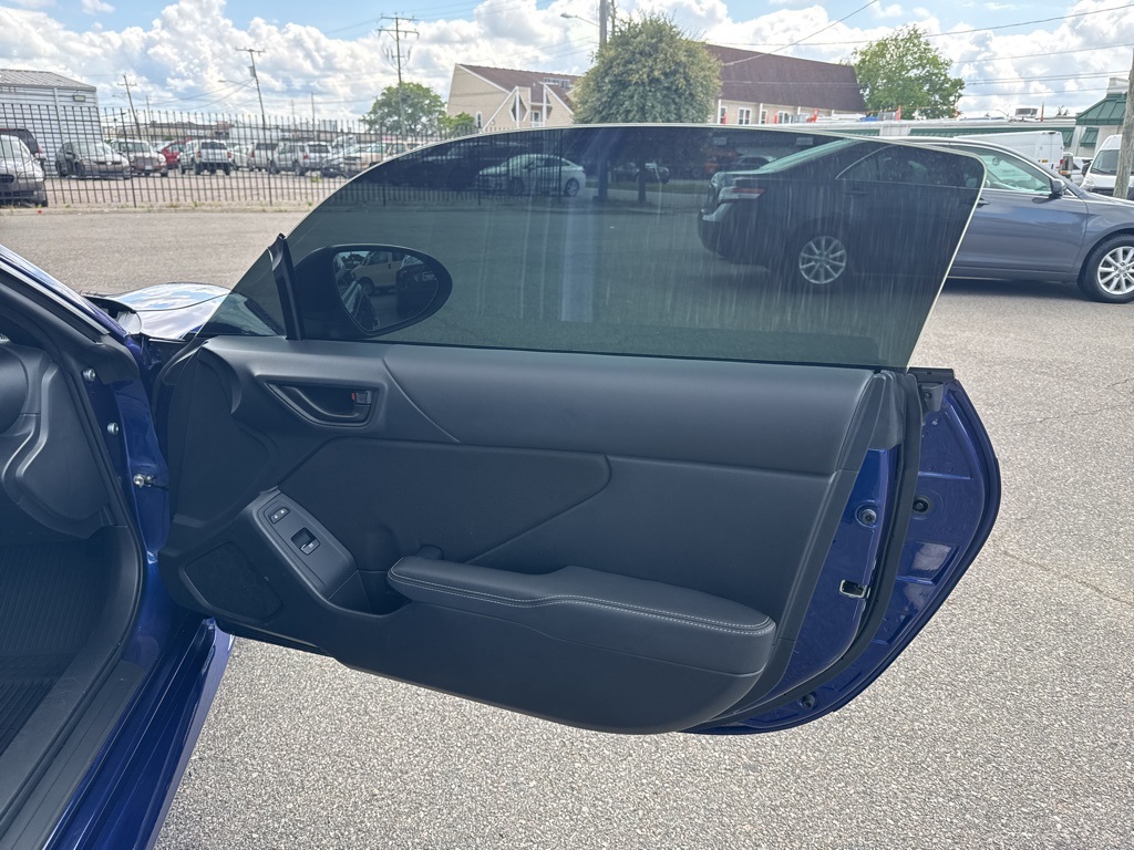 Vehicle image 14 of 20