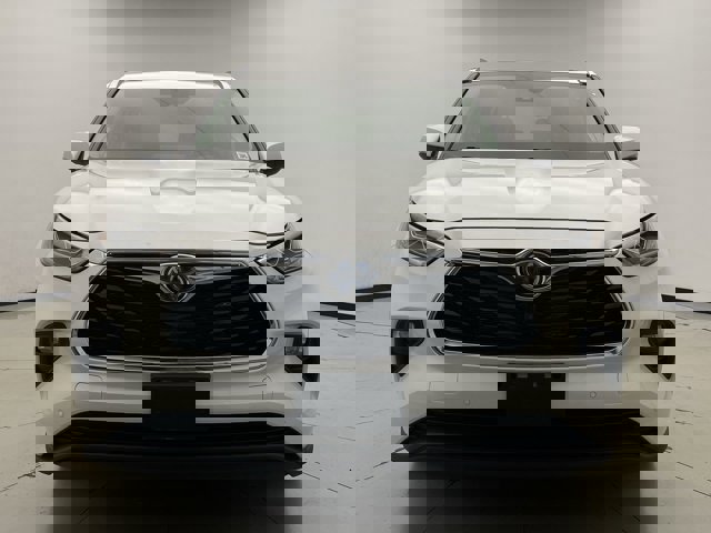 Vehicle image 2 of 19