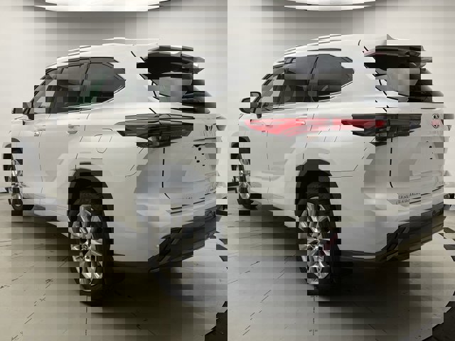 Vehicle image 5 of 19