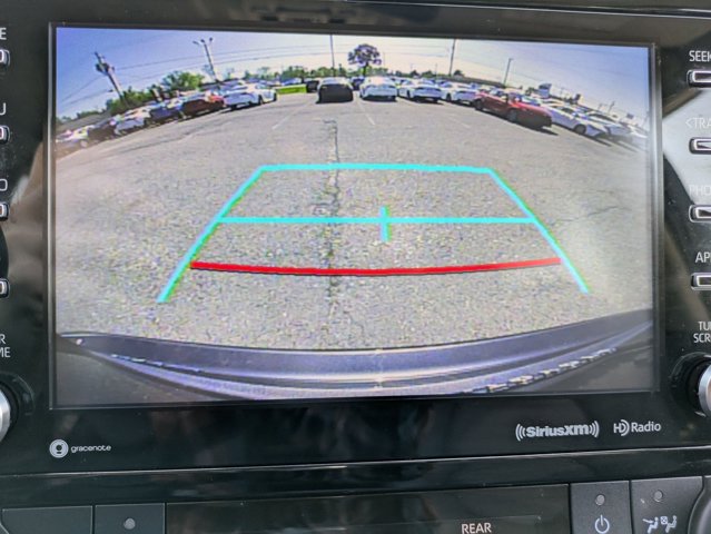 Vehicle image 14 of 32