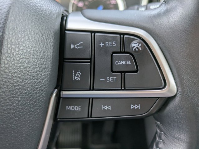 Vehicle image 11 of 32