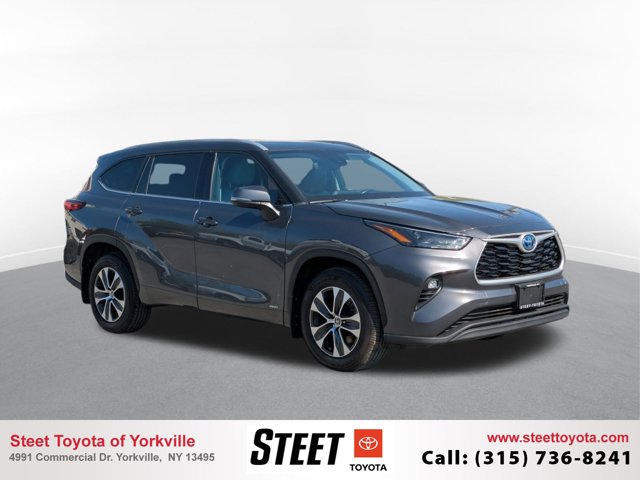 Vehicle image 2 of 32