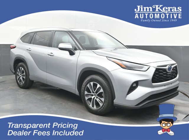 2022 Toyota Highlander Hybrid XLE Image 2 of 41