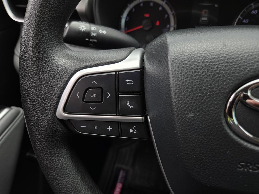 Vehicle image 29 of 30