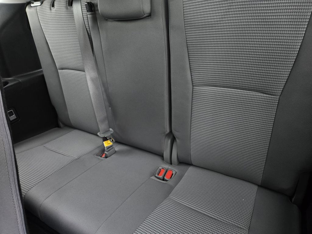 Vehicle image 10 of 30