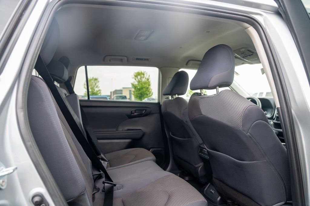 Vehicle image 13 of 36