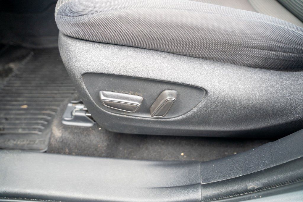 Vehicle image 31 of 36