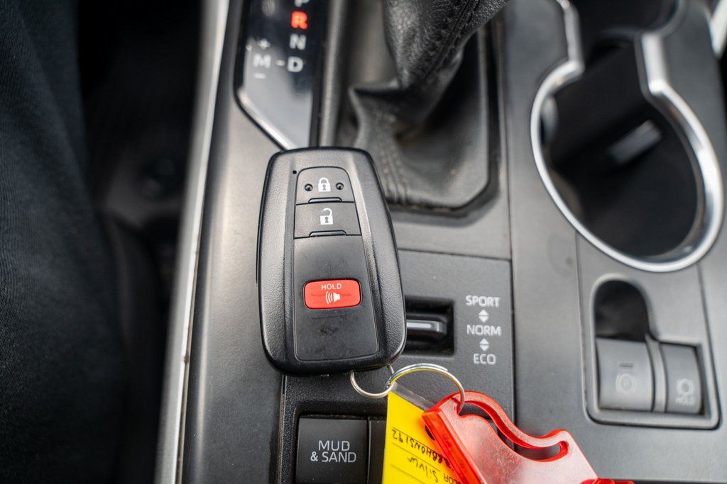 Vehicle image 29 of 36