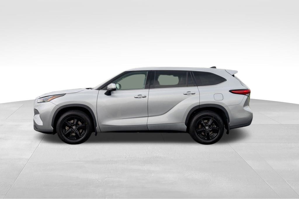 Vehicle image 9 of 36