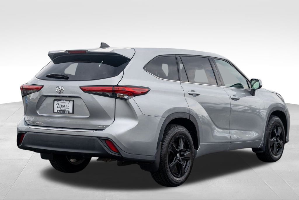 Vehicle image 6 of 36