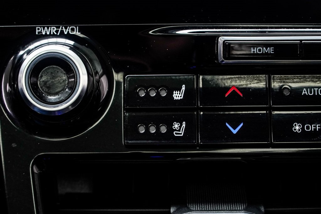 Vehicle image 22 of 42