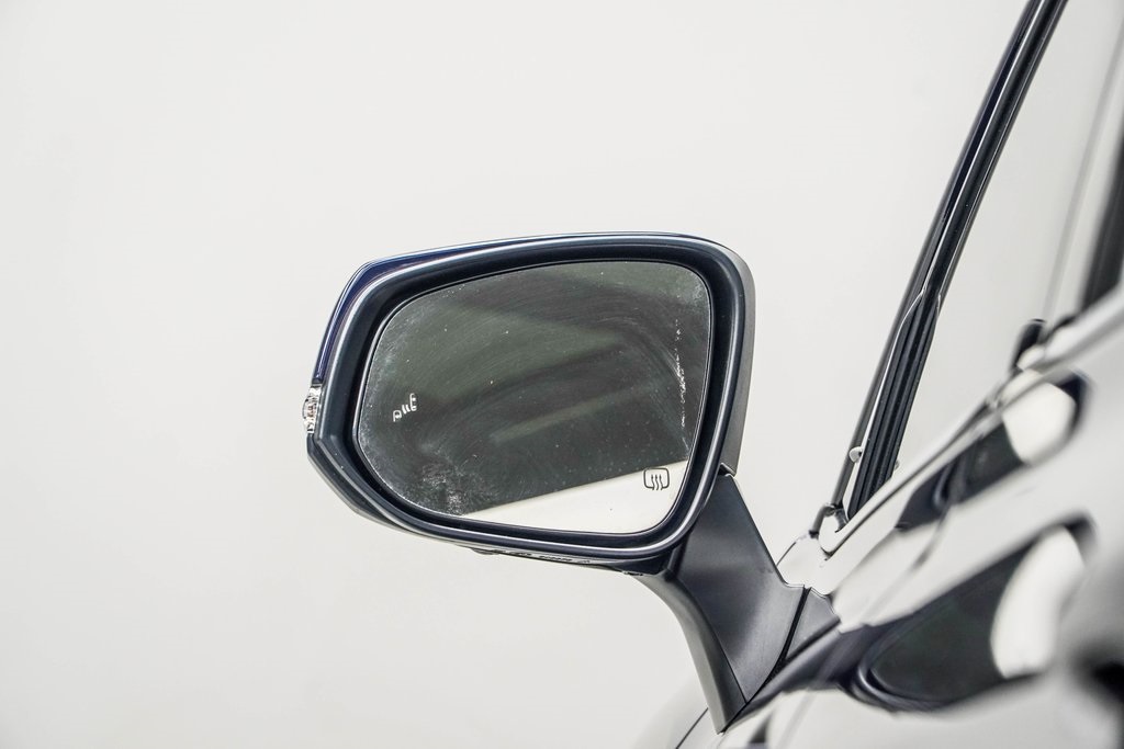 Vehicle image 14 of 42