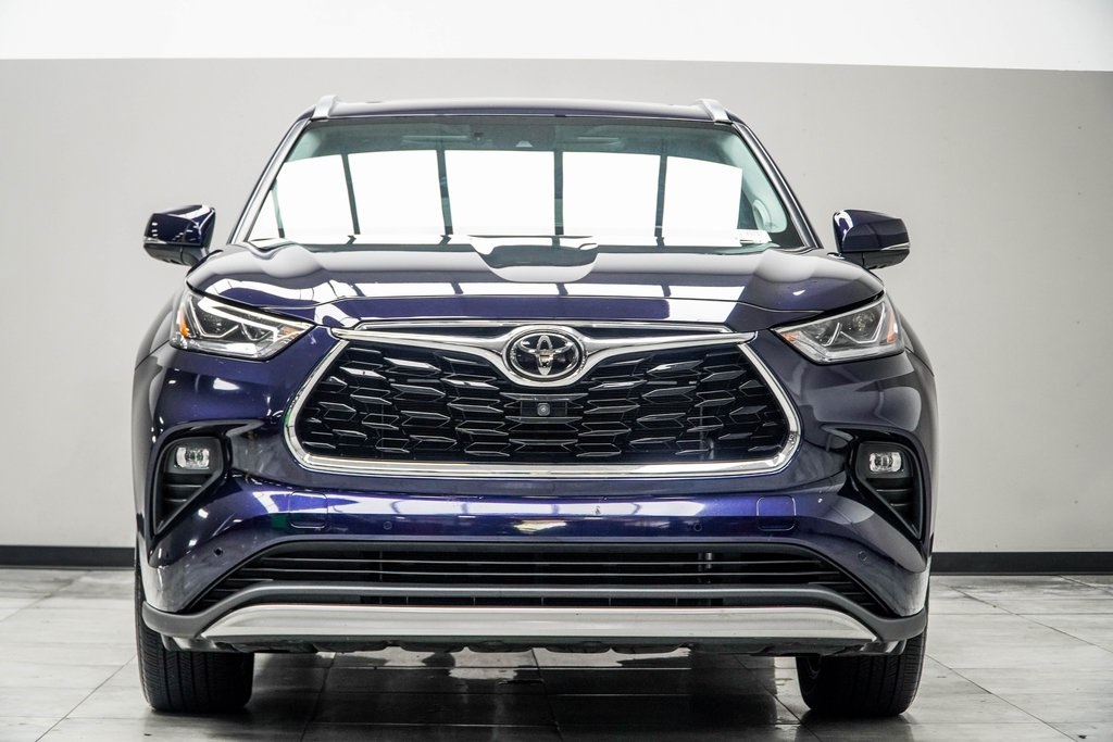 Vehicle image 4 of 42