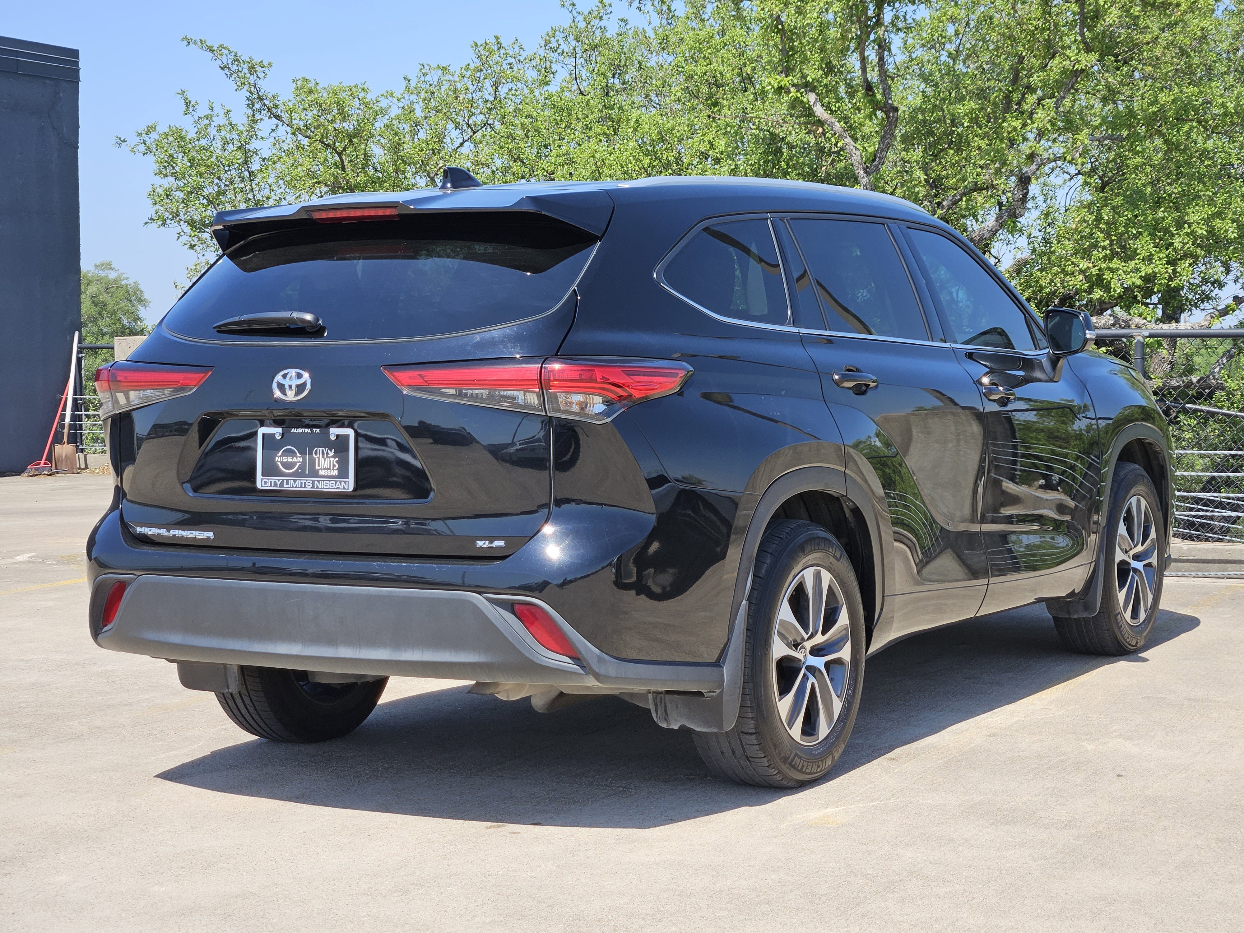 Vehicle image 2 of 24