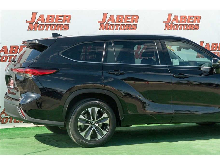 Vehicle image 6 of 41