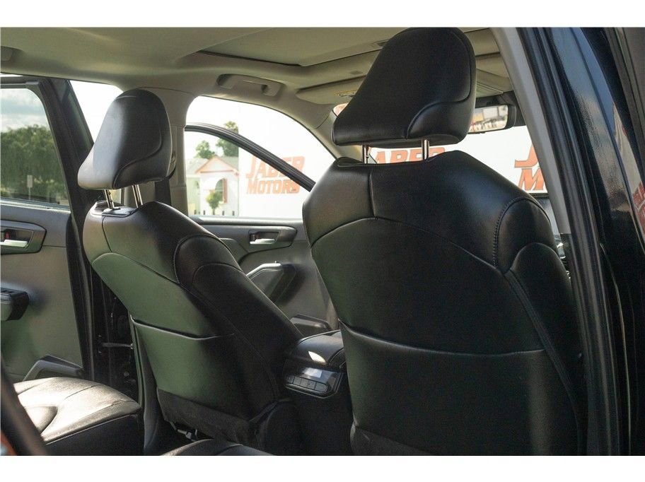 Vehicle image 29 of 41
