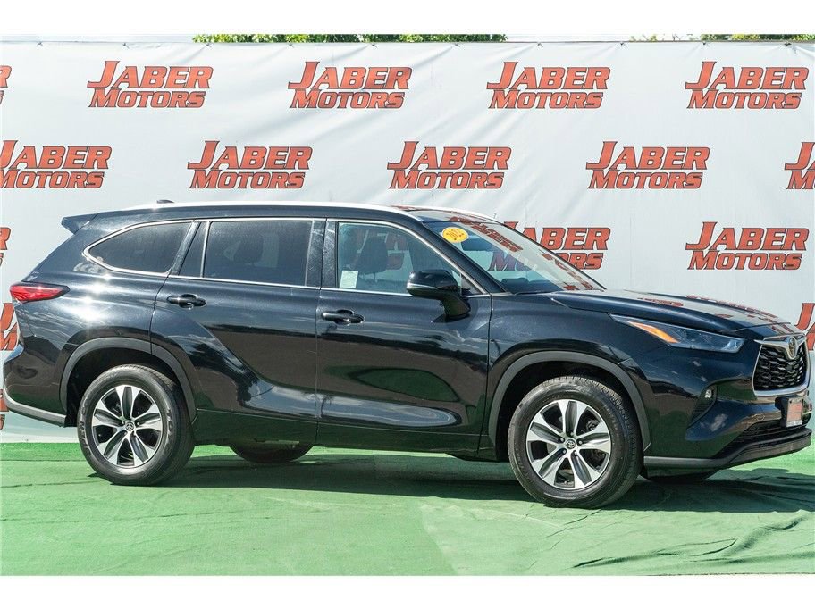Vehicle image 2 of 41