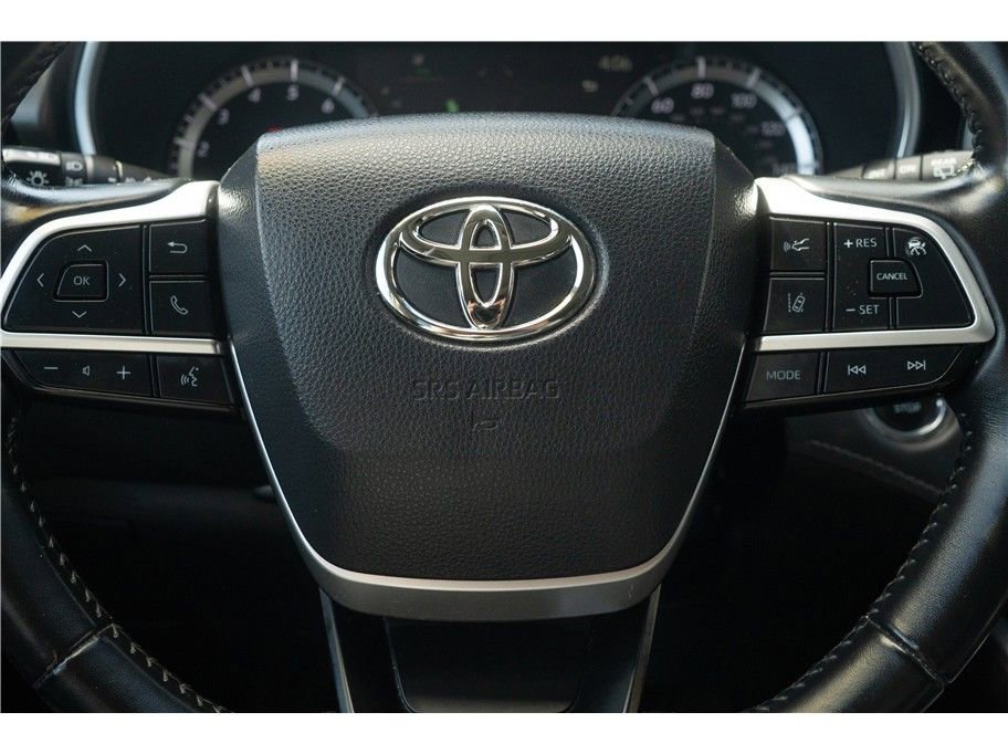 Vehicle image 15 of 41