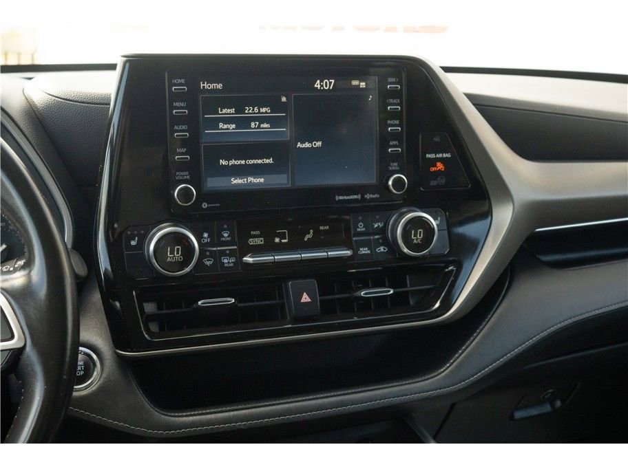 Vehicle image 17 of 41