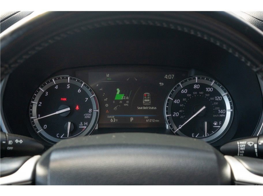 Vehicle image 12 of 41