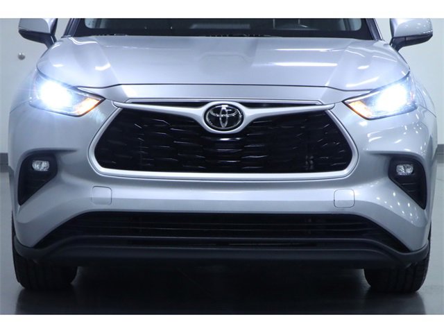 Vehicle image 4 of 31
