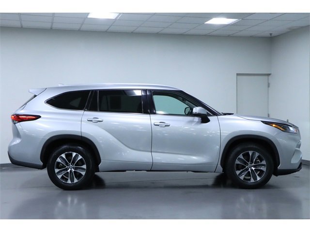 Vehicle image 6 of 31