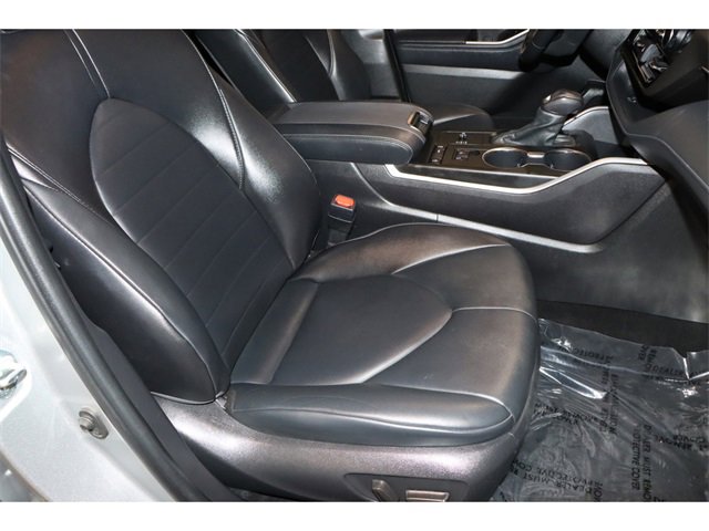 Vehicle image 27 of 31