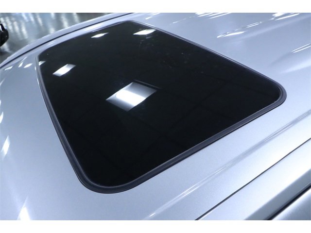 Vehicle image 20 of 31