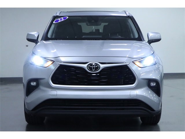 Vehicle image 3 of 31