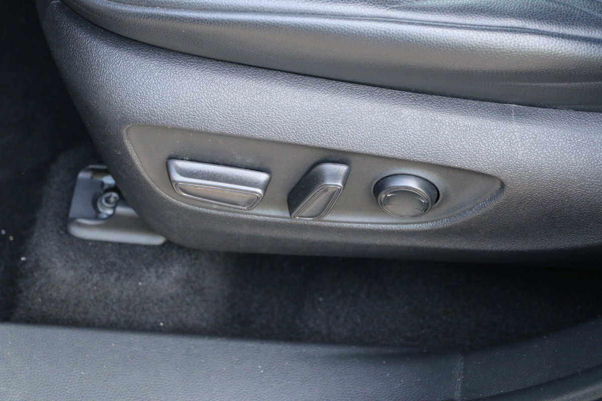 Vehicle image 22 of 31