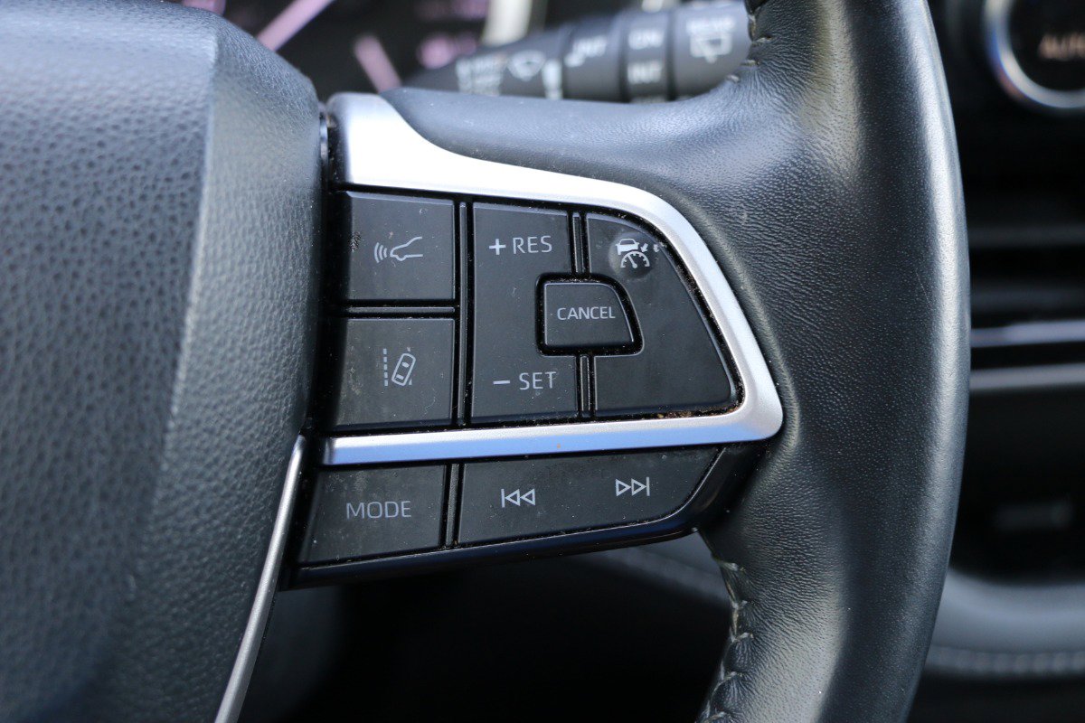Vehicle image 17 of 31