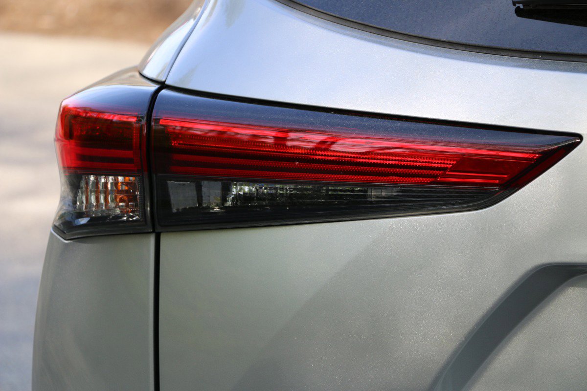 Vehicle image 10 of 31