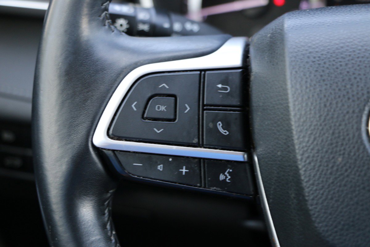Vehicle image 16 of 31