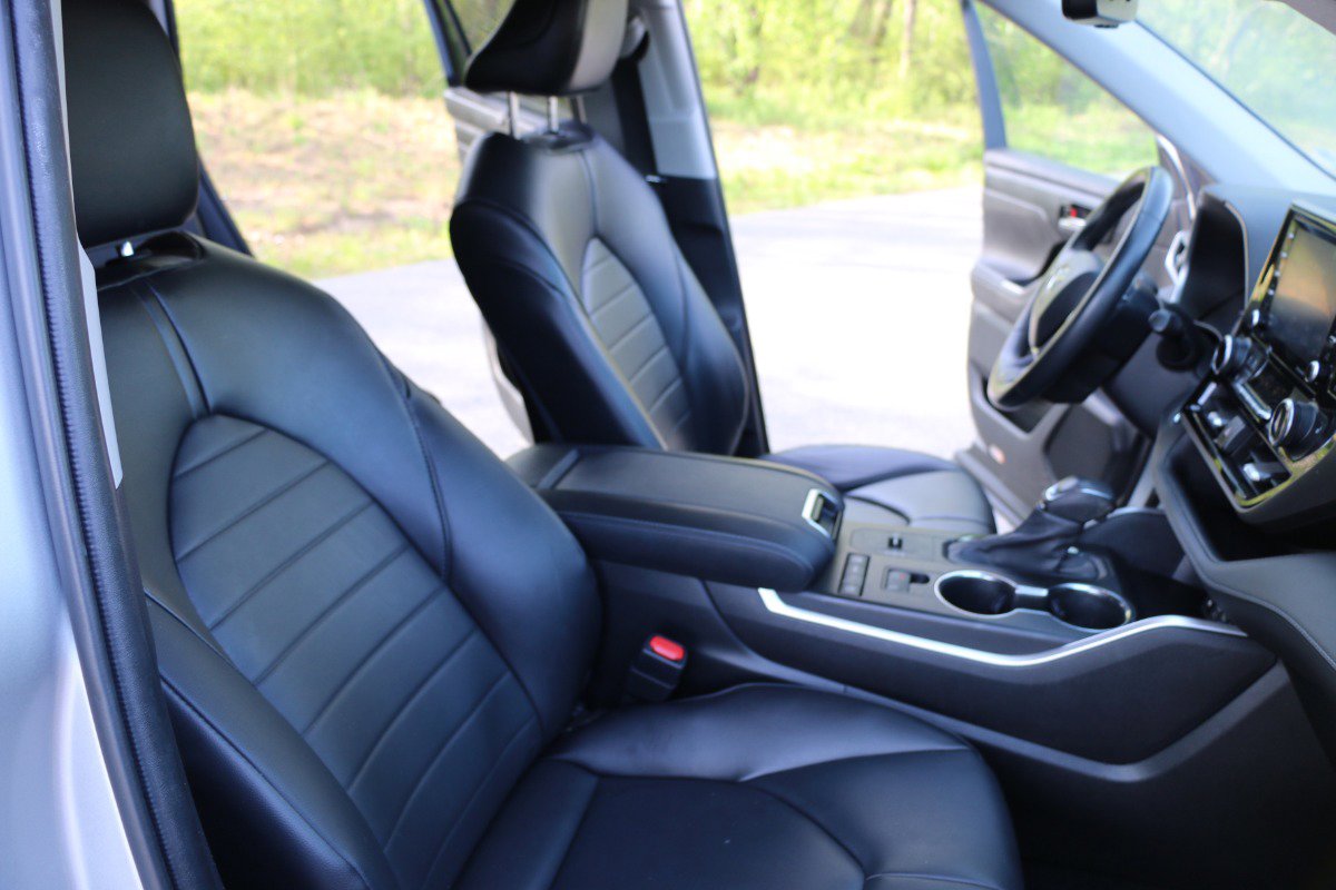Vehicle image 24 of 31