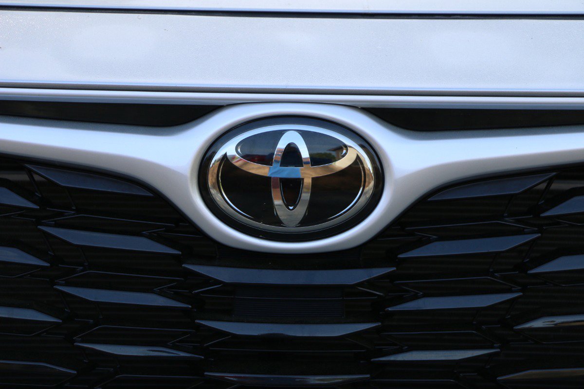 Vehicle image 12 of 31
