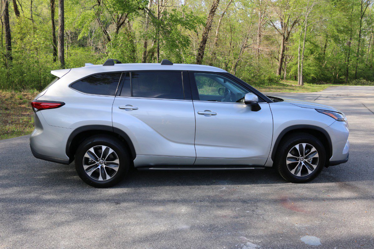 Vehicle image 4 of 31