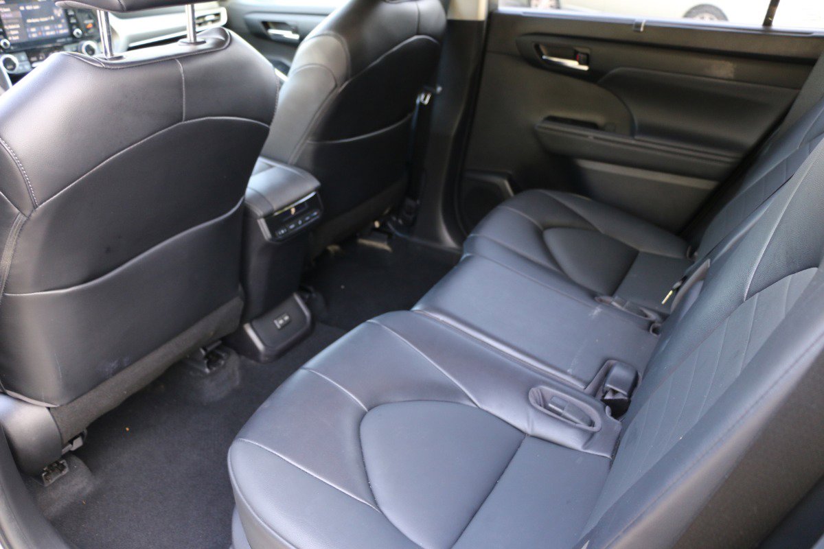 Vehicle image 26 of 31