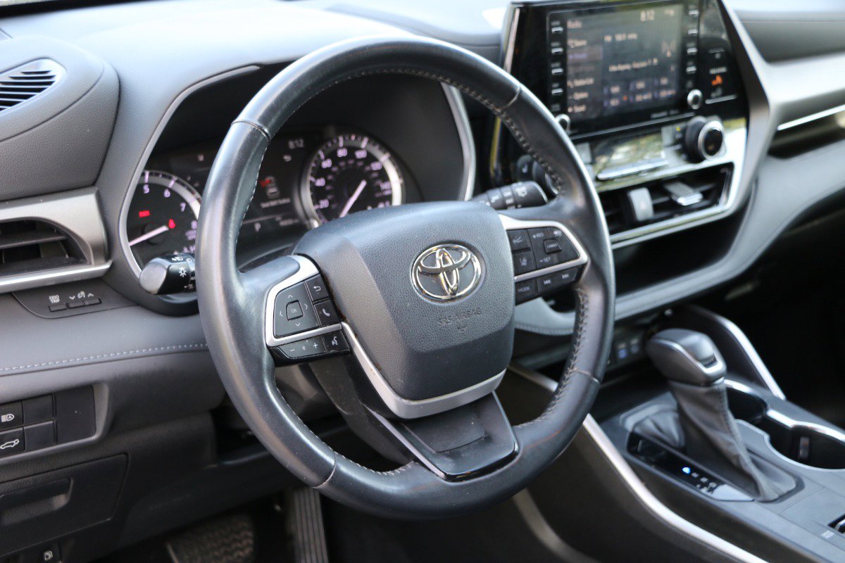 Vehicle image 15 of 31