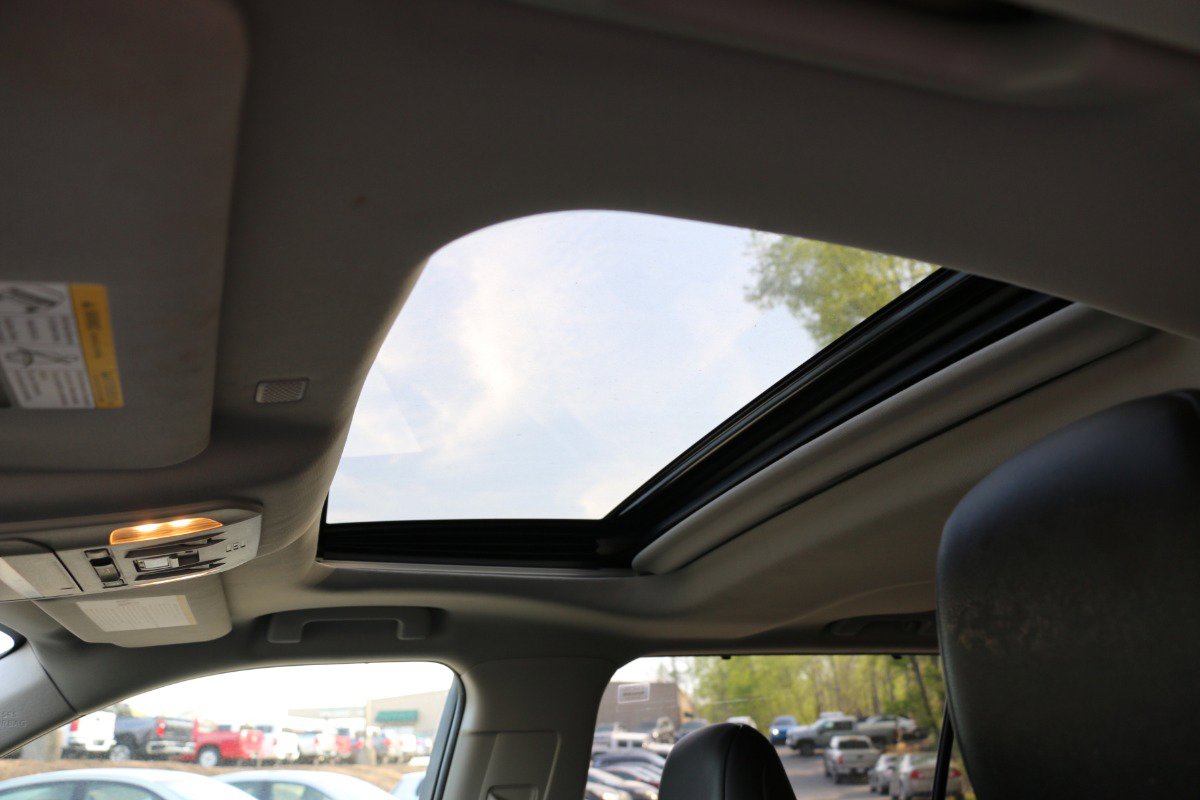 Vehicle image 21 of 31