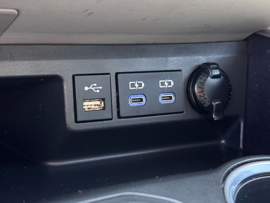 Vehicle image 22 of 33