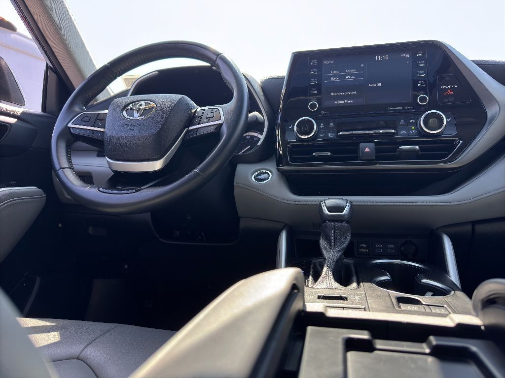 Vehicle image 29 of 33