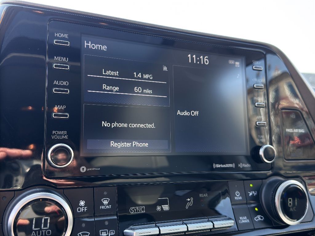 Vehicle image 24 of 33
