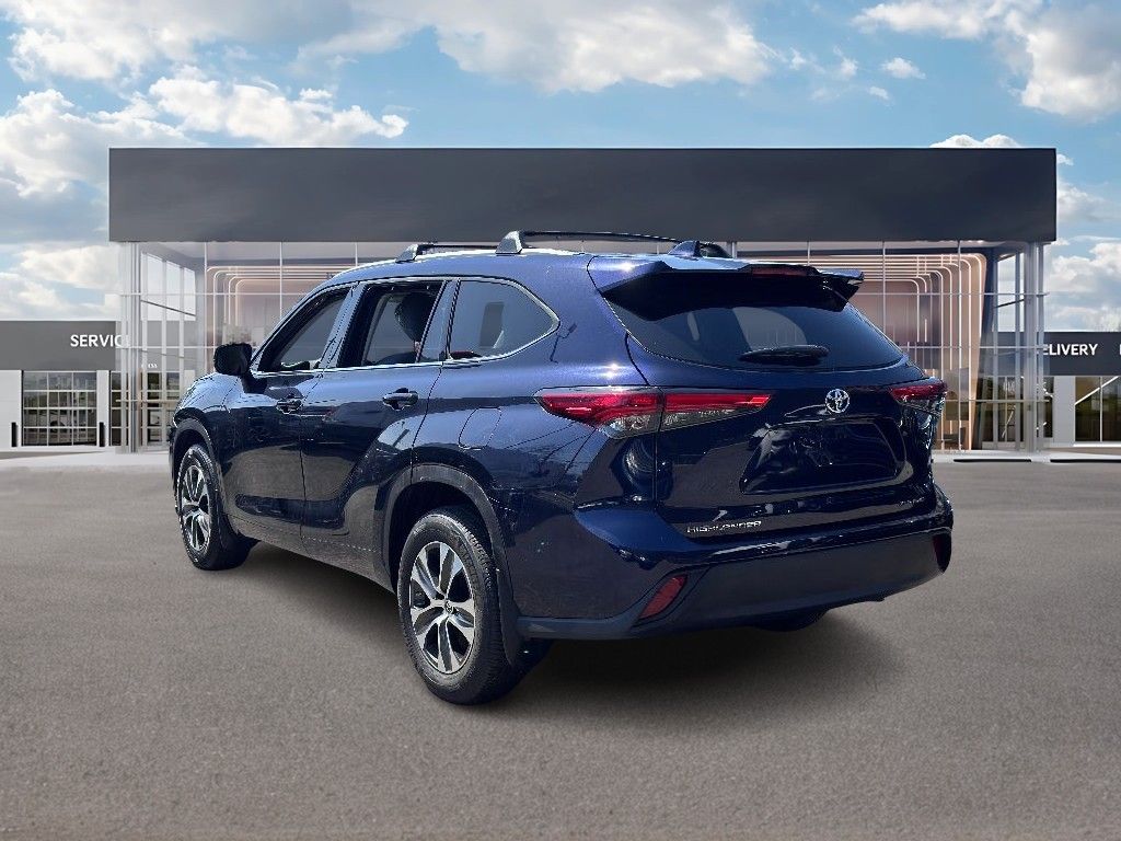 Vehicle image 6 of 33