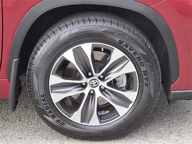 Vehicle image 8 of 32